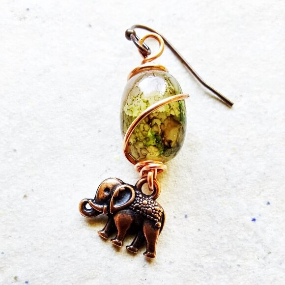 Elephant Lovers! Lovely Green Glass Beads & Copper Elephant ~ Chunky Earrings! - Picture 2 of 7